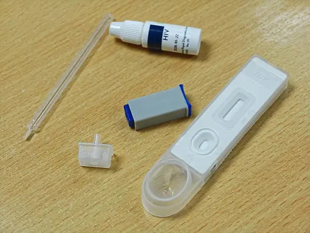 How to Read an HIV Test Kit