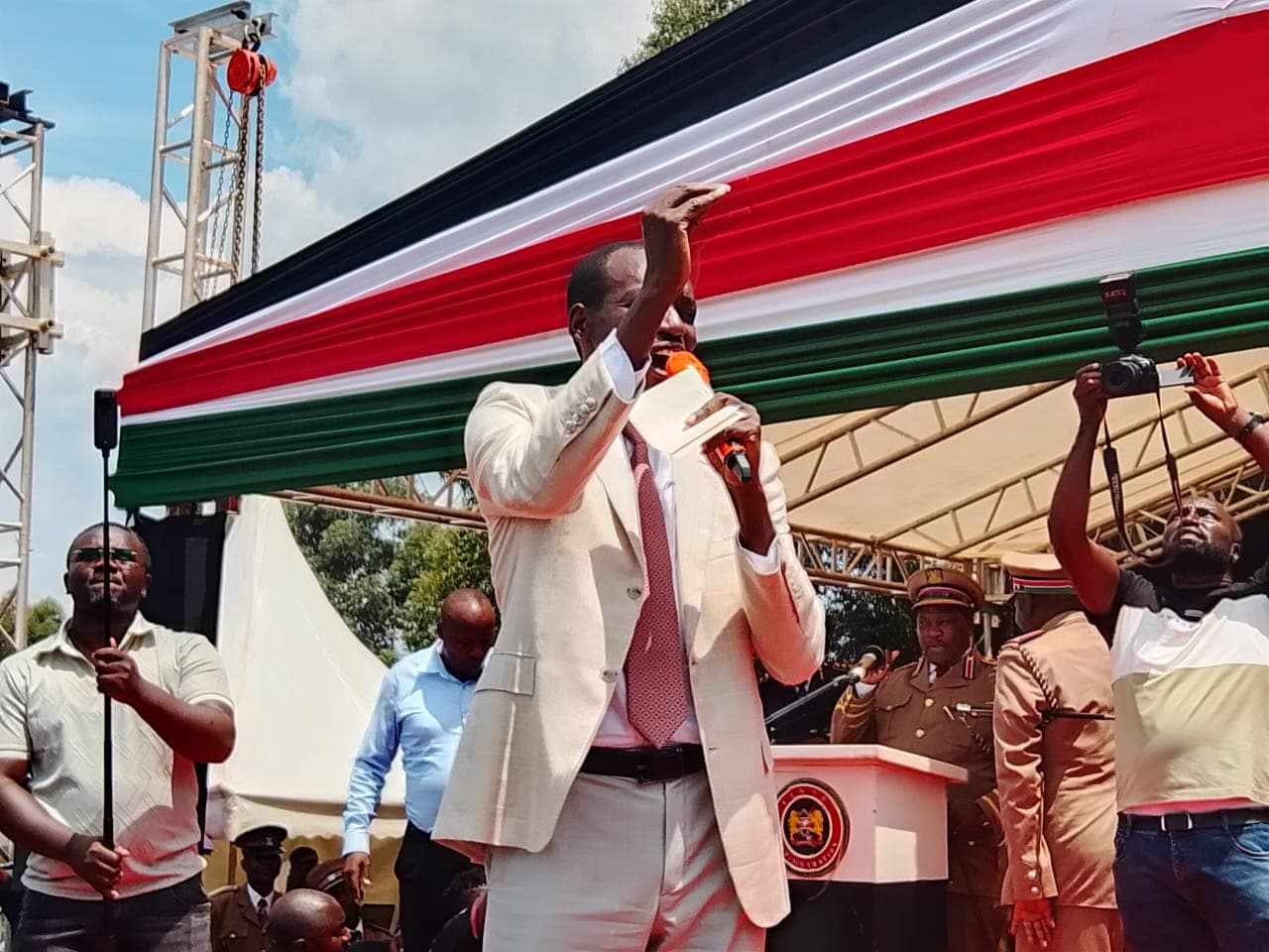 Arati threatens Sh400,000 fine on illegal soapstone trucks