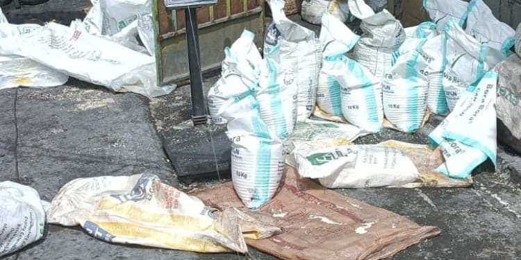 Farmers in Kenya Warned After 250 Bags of Fake Fertilizer Seized