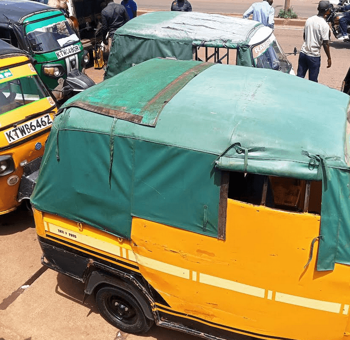 Tuktuks, three wheels that move the Nation