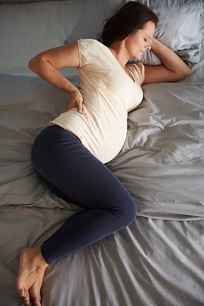 How to Avoid Hip Pain While Sleeping on Your Side During Pregnancy