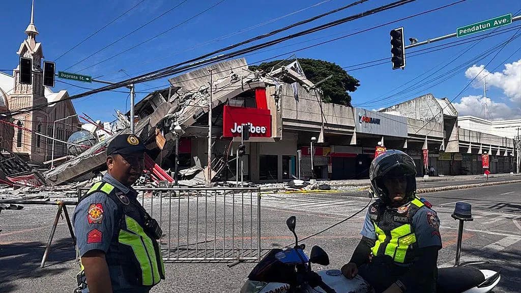 At least 32 dead after major earthquake strikes southern Philippines