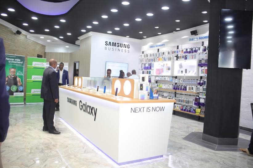 Samsung Galaxy A90 A Cheaper 5G Alternative with Pro Features