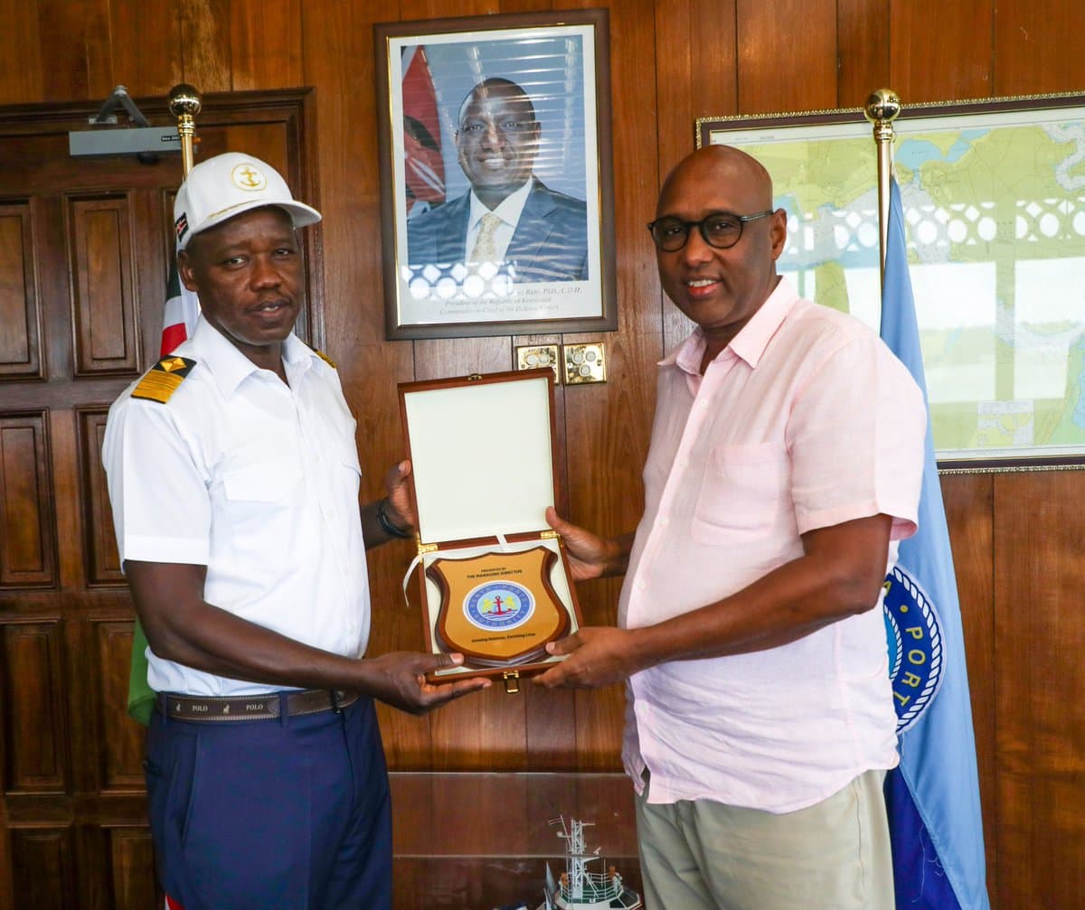 KRA, KPA bosses meet agree to collaborate through system integration for clearance of cargo