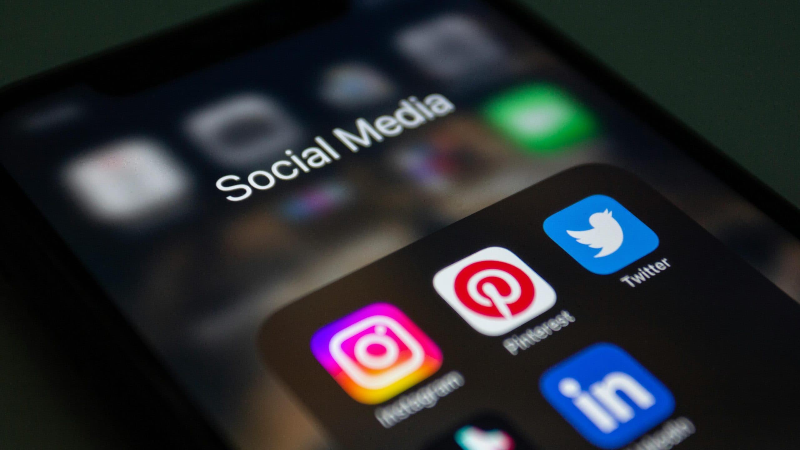 Social Media Tops Kenya’s Main News Source as TV and Radio Trail Behind