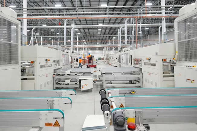 Illuminate USA the largest solar panel manufacturer in the United States to use recycled solar glass