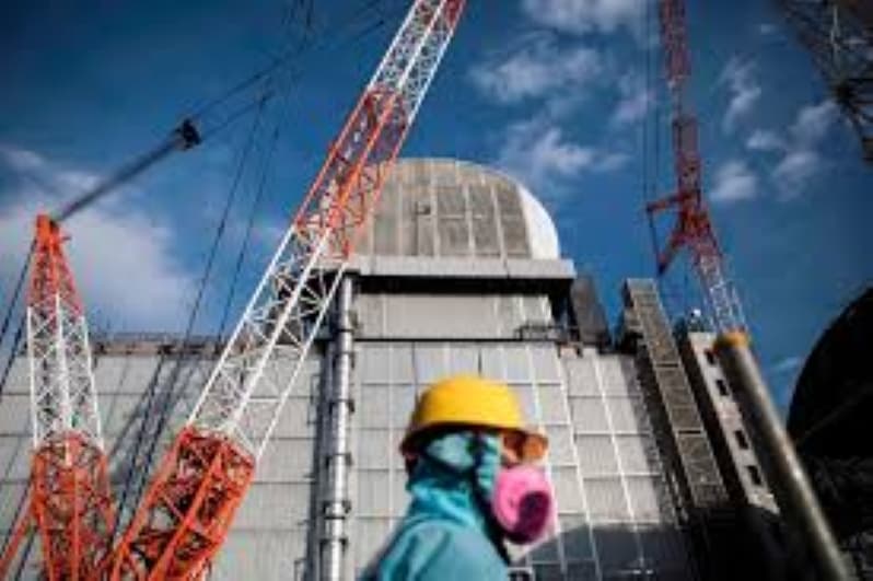 Fukushima Daiichi nuclear power plant starts unit 2 reactor fuel removal, all 615 rods out by 2028