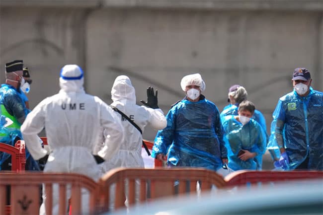 French national shows symptoms on return from hantavirus-hit ship