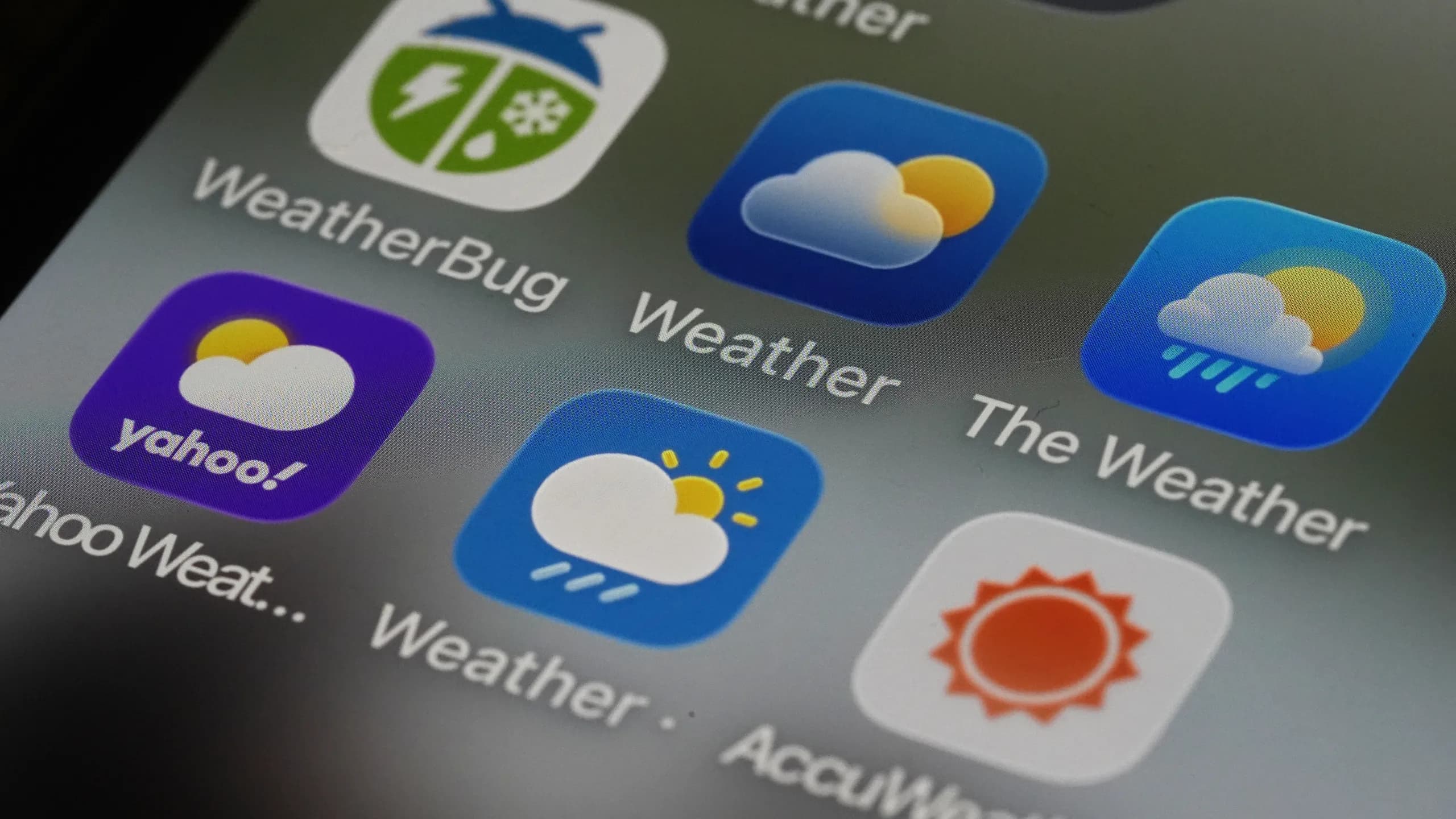Why Weather Apps Disagree: The Complex Science and Choices Behind the Forecasts