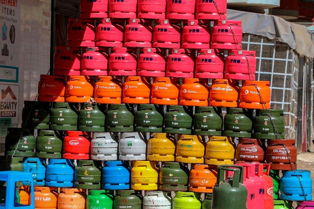 EPRA clamps down on illegal LPG trade; recovers 26000 cylinders in crackdown