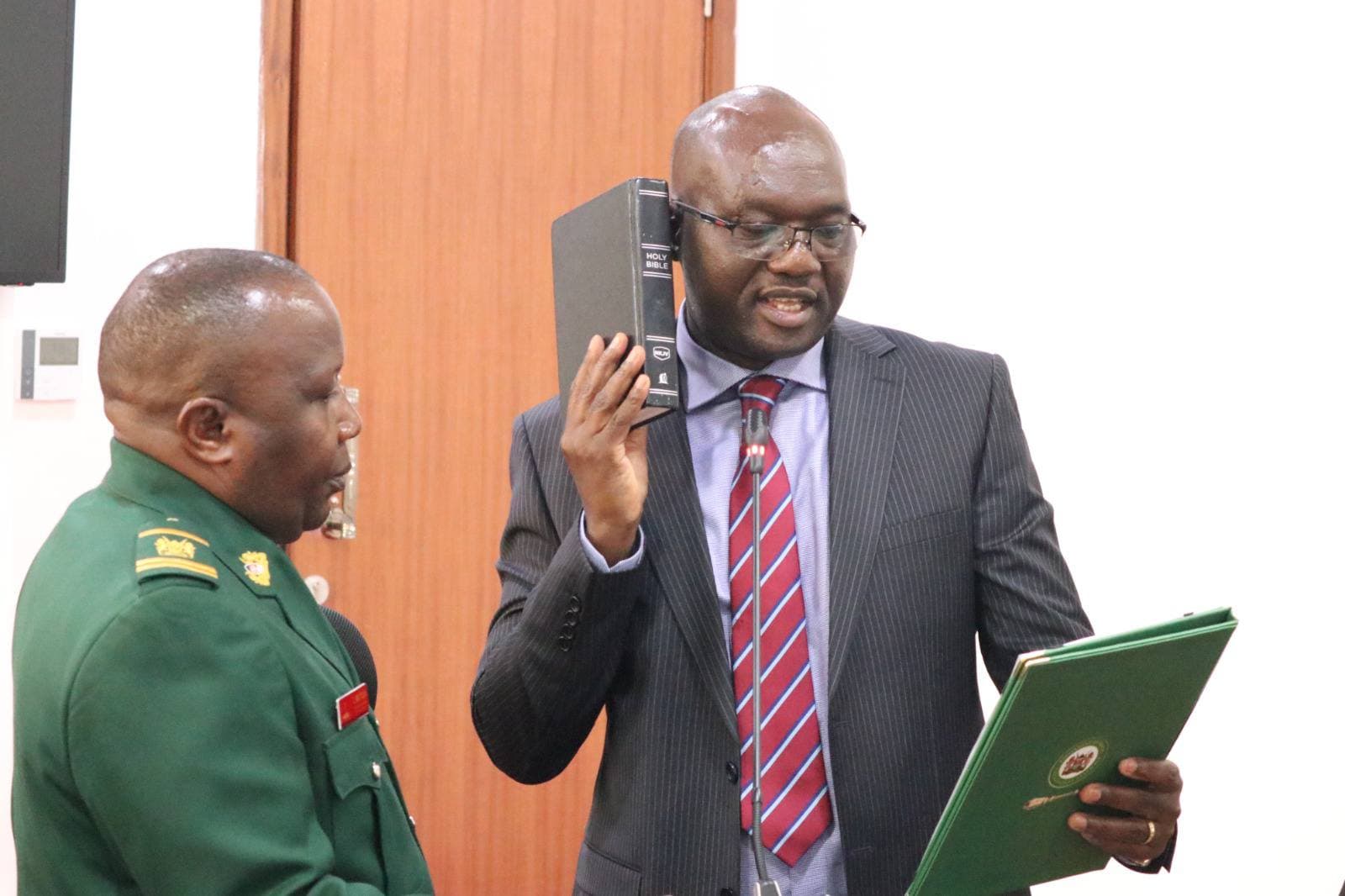PSC faults obsolete systems as fake academic papers slip into civil service