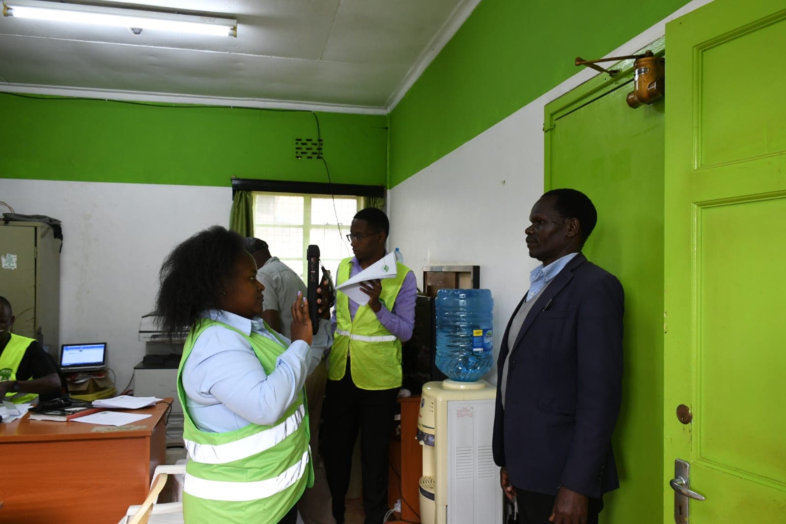 IEBC urges Kenyans to support voter registration, stop criticism