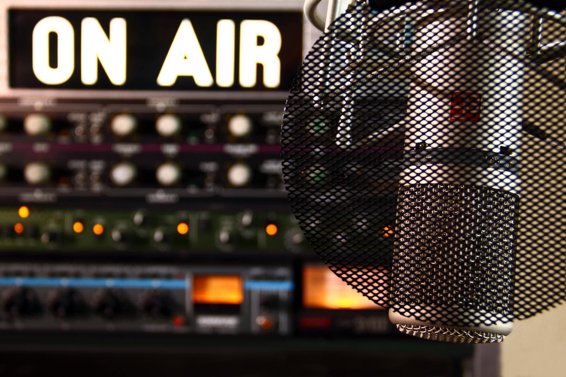 Regulator Seeks Public Input on Digital Radio Licensing