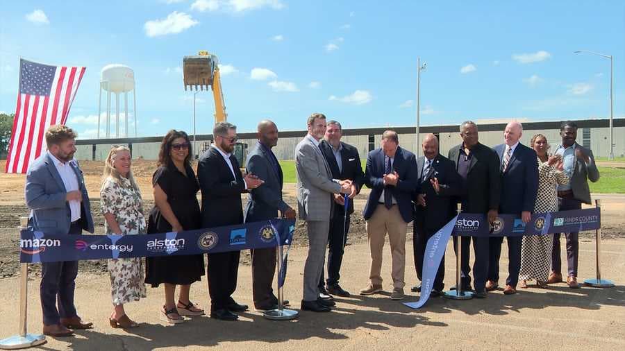 Clinton Leaders Celebrate $1B AWS Data Center as Company Addresses Water and Energy Concerns