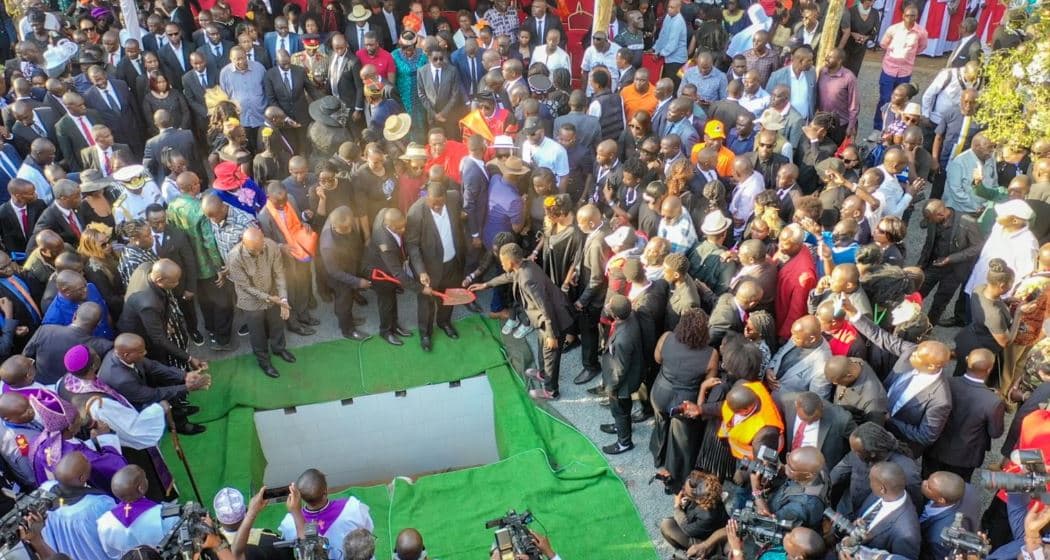 Rowdy Youth Snatch Loaded Pistol from Governor’s Bodyguard at Raila Burial