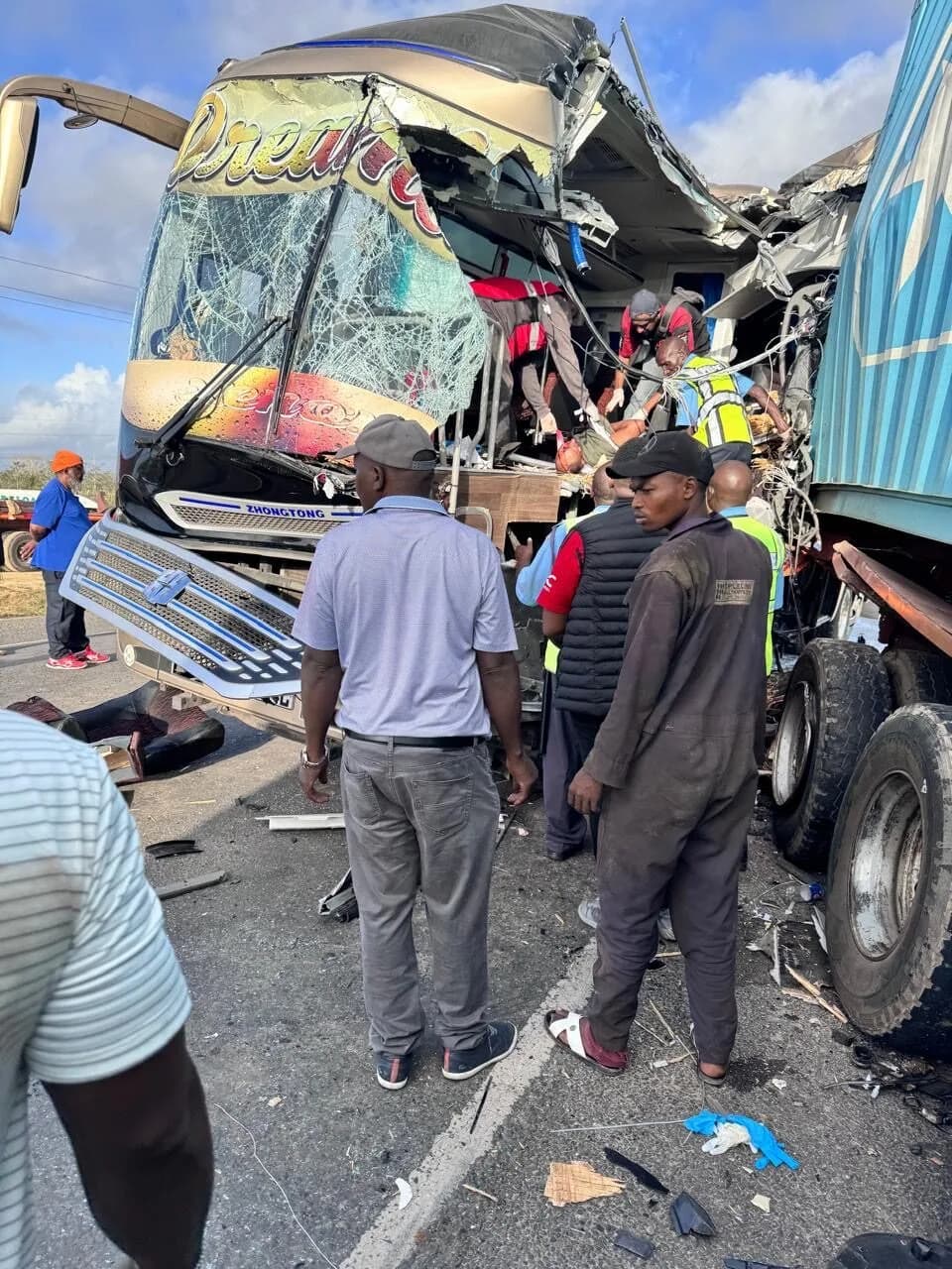One dead, several injured after Dreamline bus crashes into trailer on Mombasa road