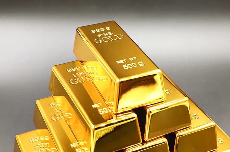 Gold price climbs above $4,400 to hit record high