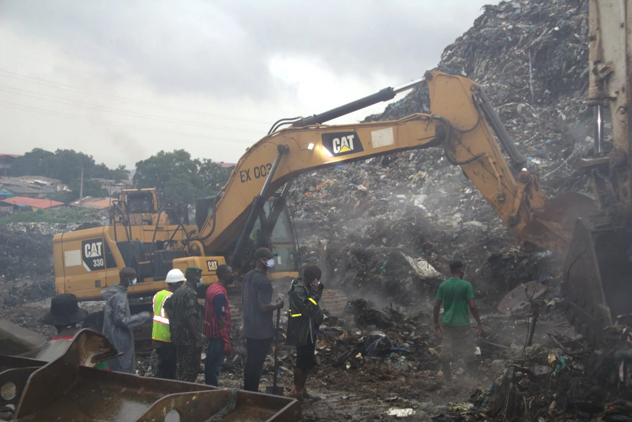 Guinea rubbish landfill collapse kills 30