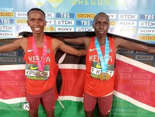 Kenya sweeps gold and silver in dramatic U20 5000m final
