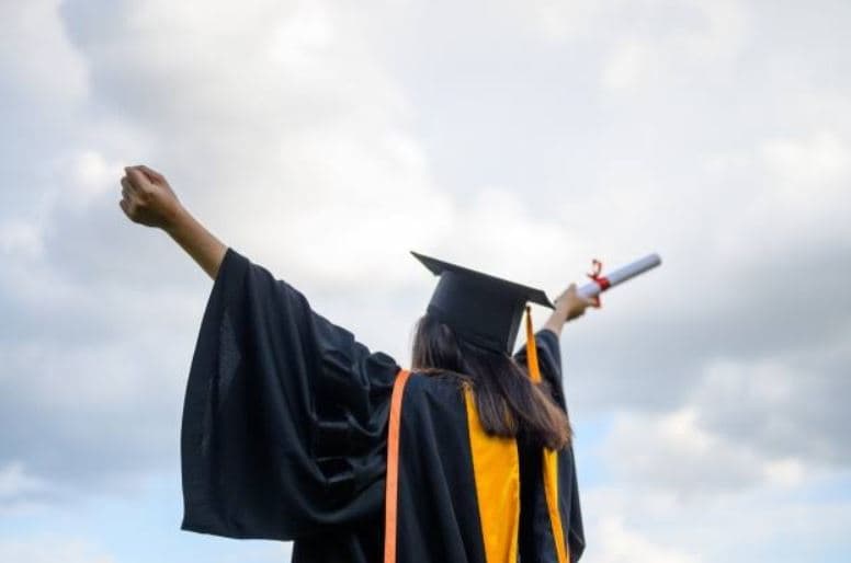 Full list of approved degree courses and minimum subject requirements