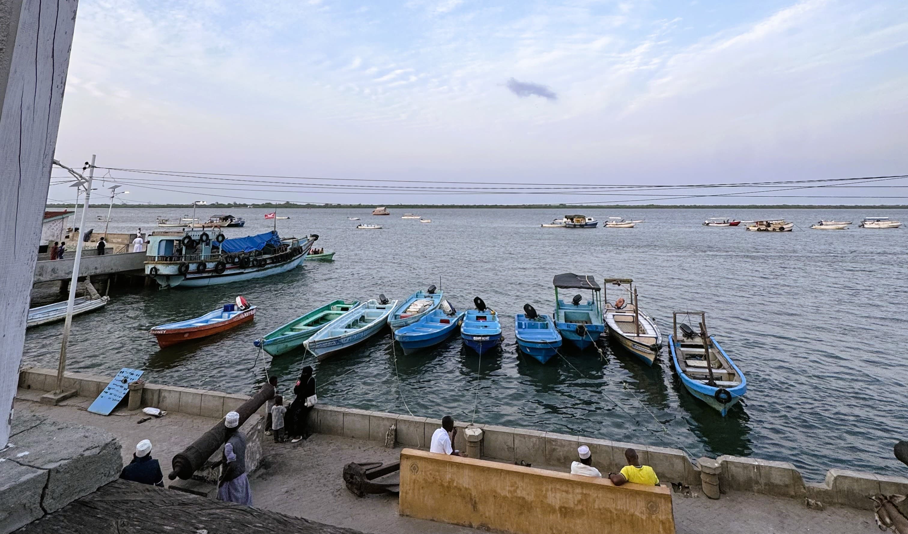 KMA issues warnings for rough seas, strong winds along the coastline