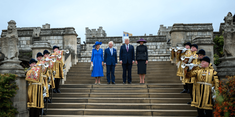King Charles Draws Bipartisan Ovations in Congress as Trump Reacts in Disbelief