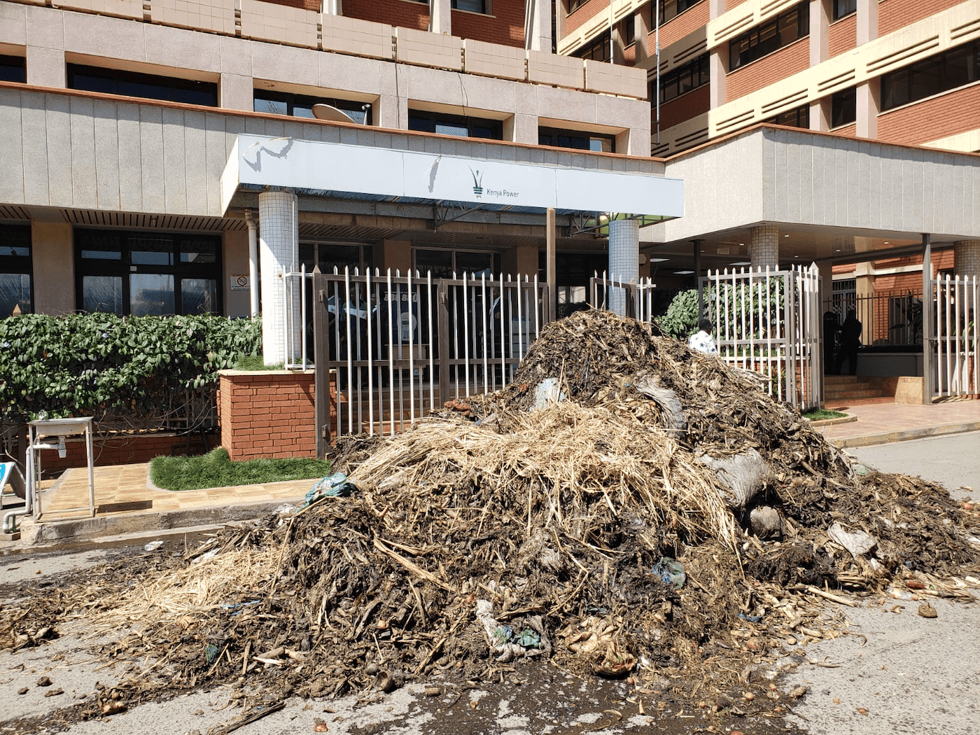 Kenya Power, Nairobi City Council Dirty War Spills to the Streets