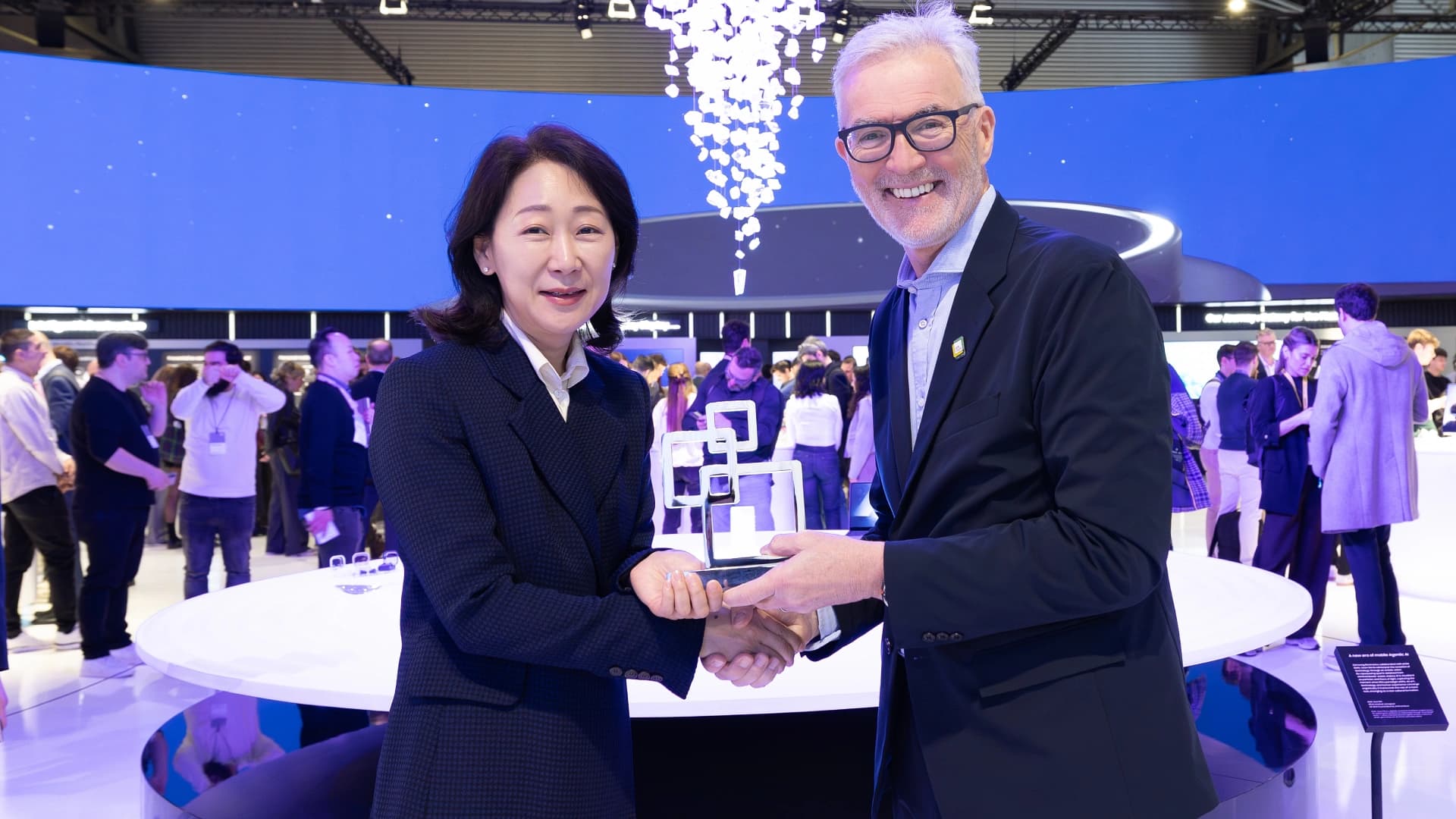 Samsung Galaxy S26 Ultra Wins “Best in Show” at MWC 2026