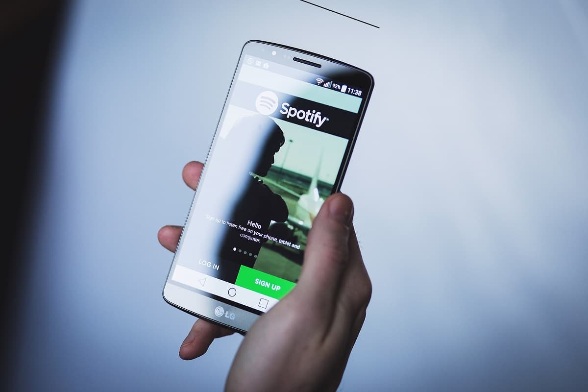 Spotify to Label AI-Generated Artist Identities With New “AI Persona” Badge
