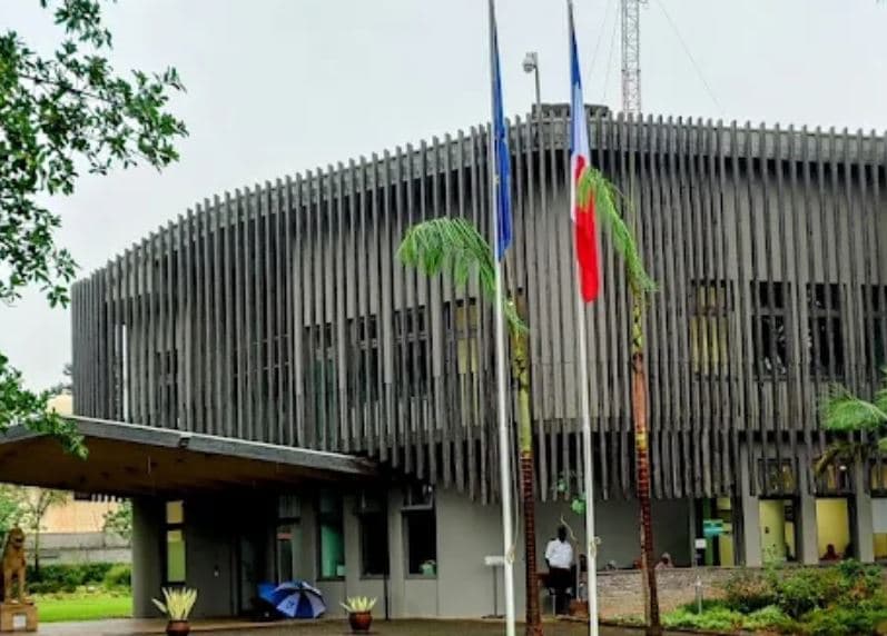 Teach English in France: French Embassy Opens 170 Teaching Positions for Kenyan Students