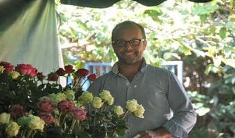 Flower breeder brings superior varieties to farmers’ doorsteps