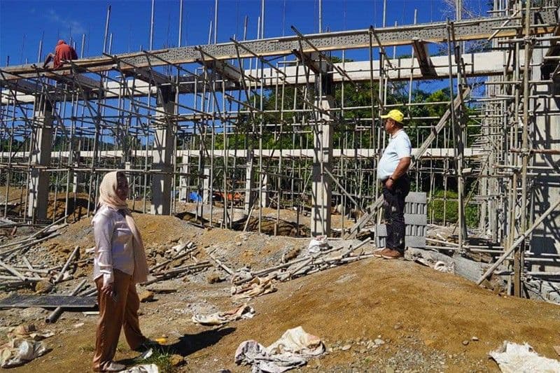 How can the concept of ‘decent work’ create a thriving and sustainable building industry in the Western Cape?