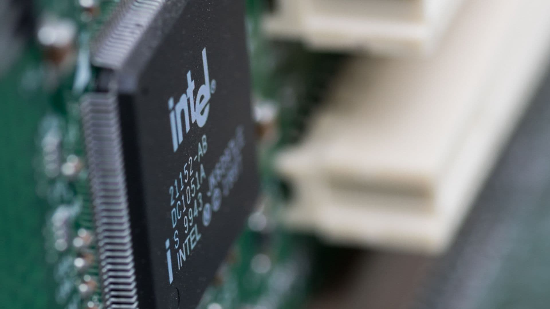 Intel Foundry Secures Multi-Billion Dollar Chip Deal with AWS