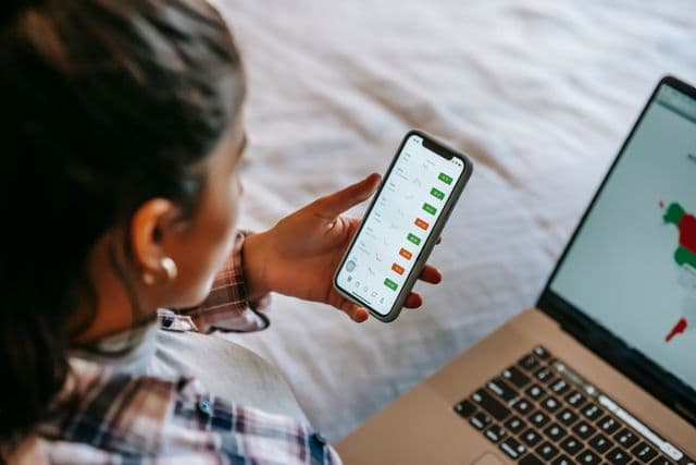 10 Ways You Can Use Your Phone To Boost Productivity