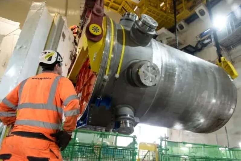 Hinkley Point C Nuclear Plant Installs Unit 2 Reactor as the UK Project Advances Toward Completion
