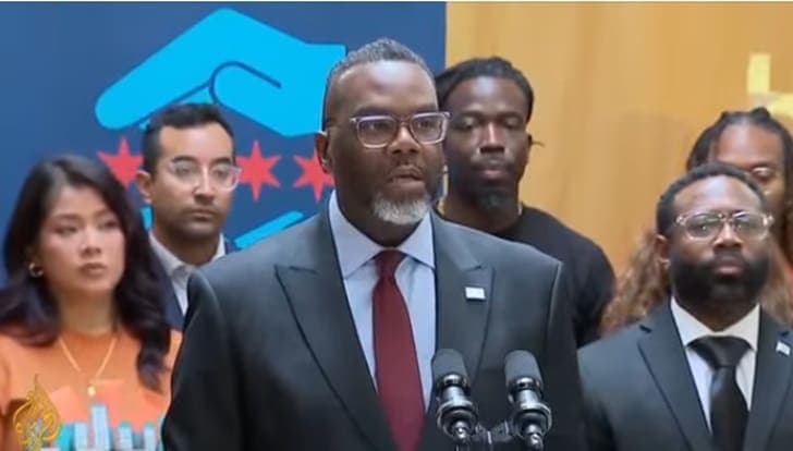 Chicago Declares ‘ICE-Free Zones’ and Challenges Authority